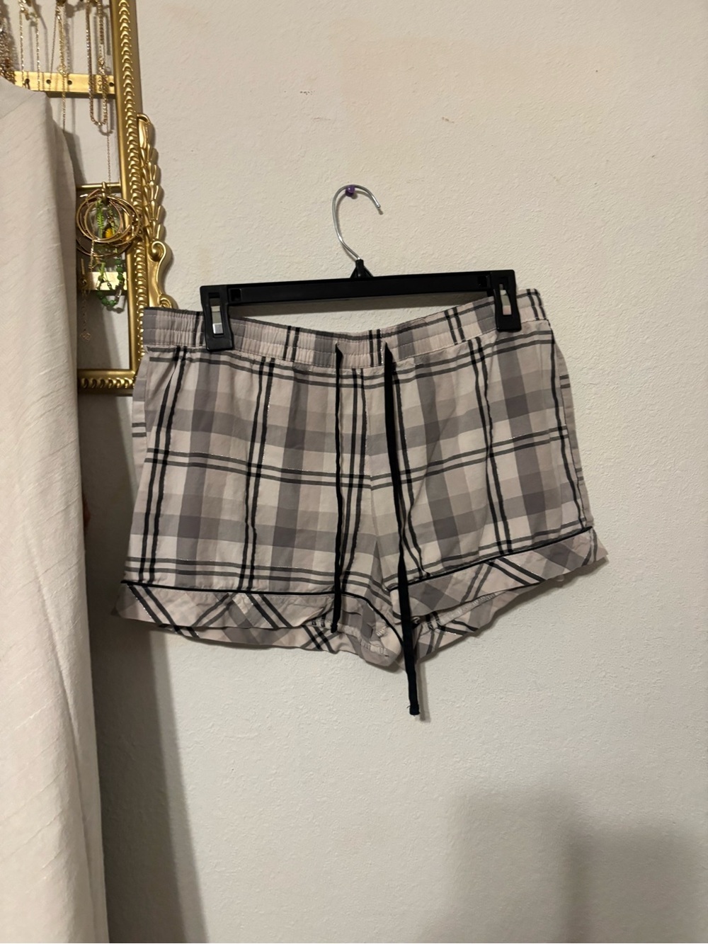 Secret Treasures Plaid Drawstring Women's Shorts - Gray & Black